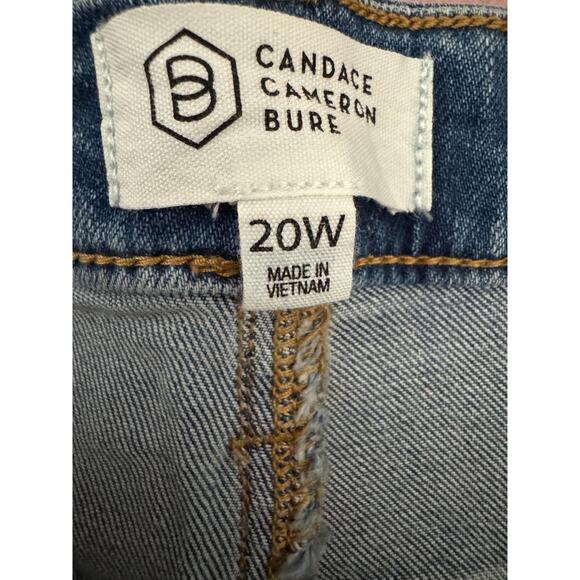 Candace Cameron Bure Denim Jean Shorts 20W Light Wash Rolled Hem Stretch NWT - Picture 9 of 11